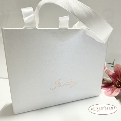 Díszdoboz, szalagfüles, szetteknek - fehér