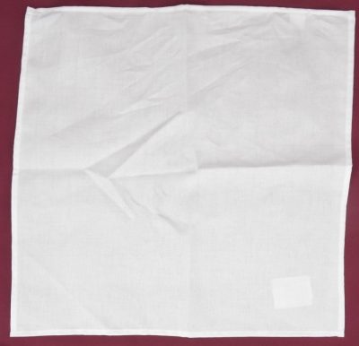 Fehér damaszt hangedli 44*44 cm