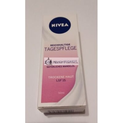 Nivea Gazdag Nappali Krém 24 Órás Hidratálással és Természetes Mandulaolajjal