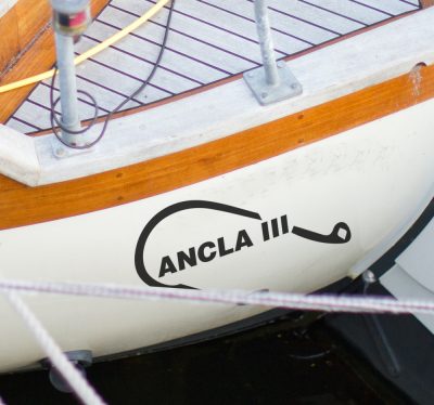 Díszes hajós matrica egyedi hajónévvel