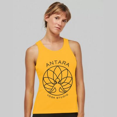 Női atléta logózva 