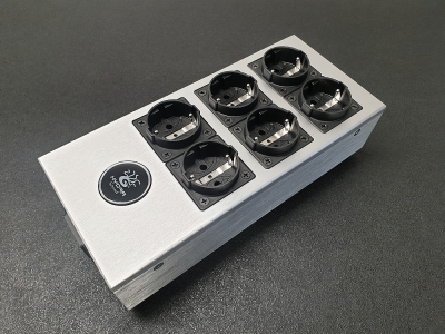 Zeus Power Station II Ultra High-End hálózati elosztó 1db!