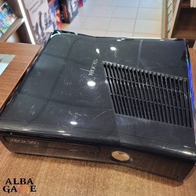 XBOX 360 SLIM (250 GB) - RGH + 21 DB JÁTÉK A GÉPEN