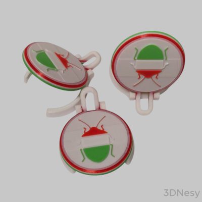 Nemzeti színű poloskás dobozos ital, sőr tető