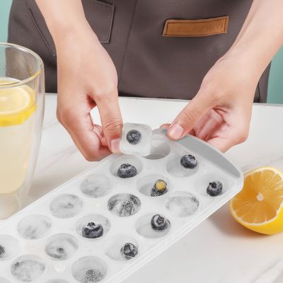 Jégkocka készítő 18 db jégkockához 25x12x2.8 cm