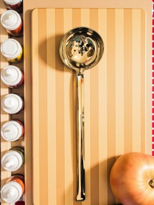 Perforált Merőkanál 9 cm-es fejjel, 30 cm-es nyéllel