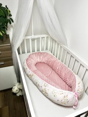 Bbaby babafészek – Állatbarát Álom, rózsaszín és púder minky, állatmintás pamutvászon