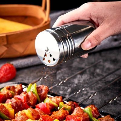 Fűszerszóró változtatható lyukmérettel