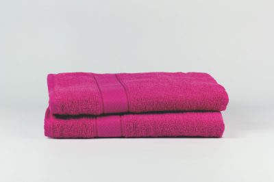 Törölköző - magenta - széles bordűrrel - 70x130 cm