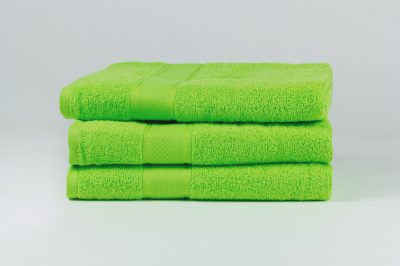 Törölköző - lime - széles bordűrrel - 70x130 cm