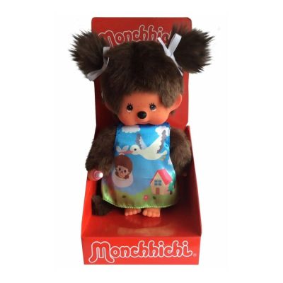 Moncsicsi plüssfigura lány gólyás ruhában barna 20 cm