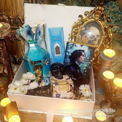 Oscar Wilde Dorian Gray arcképe - Viktoriánus Olvasóbox Ajándékcsomag csokoládéval és könyvvel