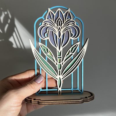 Írisz virág ablakos dekor