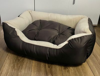 Barna-bézs L kutyafekhely – Tágas fekhely 10–20 kg-ig | vászon külső, plüss belső
