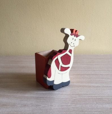 Zsiráf ceruzatartó