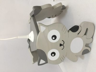 Cica, szürke csillár