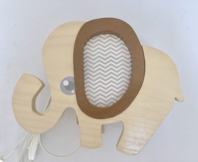 Elefánt falilámpa , bézs, barna füllel 