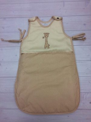 AZONNAL VIHETŐ _ Baba hálózsák - Bézs pöttyös Zoé zsiráf - téli -52-68 -as méret