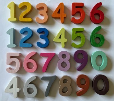 Ragasztható fa számok