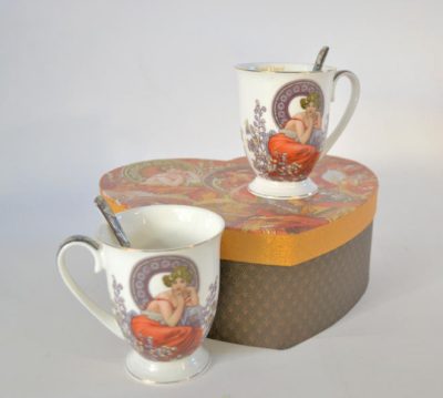 Bögre 2 db kanállal díszdobozban Mucha motívum Limitált kiadás