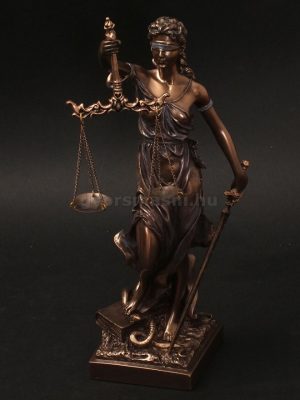 Justitia Szobor álló változat