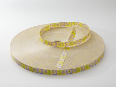 Sárga-lila virágos szalag 19 mm széles