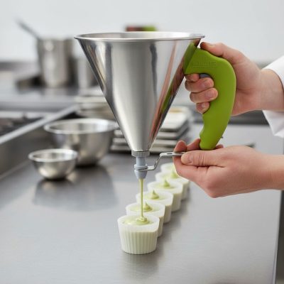 de Buyer Kwik Green Rozsdamentes Adagoló és Díszítő Tölcsér Állvánnyal, 0,8 l