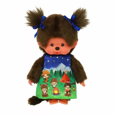 Moncsicsi plüssfigura lány barna kempingruhában 20 cm