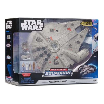 Star Wars Feature Millennium Falcon jármű és figura csomag 23 cm 