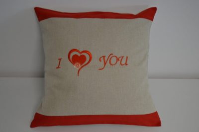 Hímzett díszpárna /I love you/
