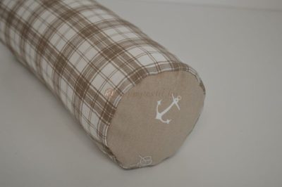 Hengerpárna barna kockás