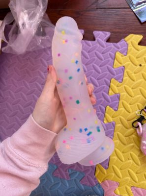 Confetti Dildo Realistic átlátszó szilikon vibrátor erős tapadókoronggal a szabadkezes játékhoz, valósághű pénisz nőknek és pároknak