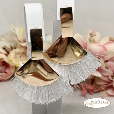 Fashion bojtos beszúrós fülbevaló - arany fehér legyező