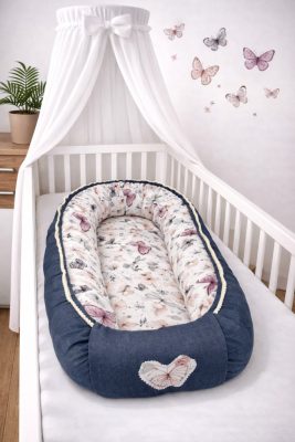 Emery Belle babafészek – pillangómintás pamut és farmer, OEKO-TEX