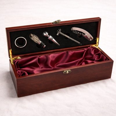 6 részes dugóhúzó és dekantáló boros készlet fa díszdobozban