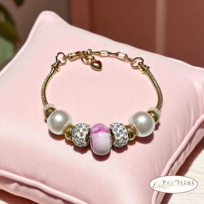 Pandorka karkötő, arany színű alapon