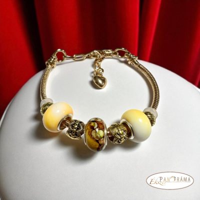 Pandorka karkötő, arany színű alapon-Gold