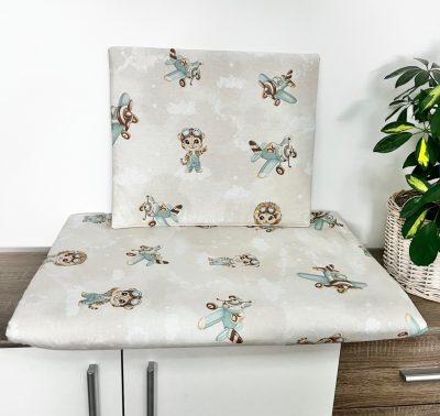 Szárnyaló Barátok – 2 részes egybevarrt ovis ágynemű (90×140 / 40×50 cm) repülő állatos mintával és szürke hátoldallal