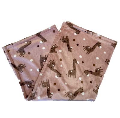 Plüss babatakaró 75x100 cm - zsiráf mintával