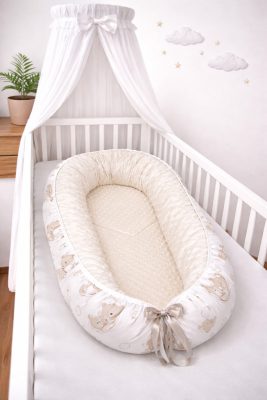 Bbaby babafészek – Álomfelhő Mackó Szivárványos, bézs minky és mackós pamutvászon
