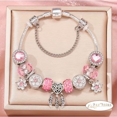 Pandorka karkötő, ezüst színű alapon 