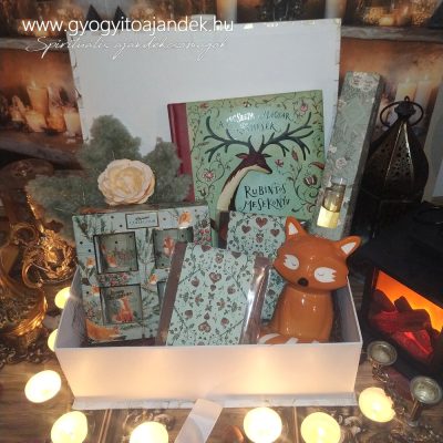 Rubintos mesekönyv ajándékcsomag csokoládéval és róka persellyel