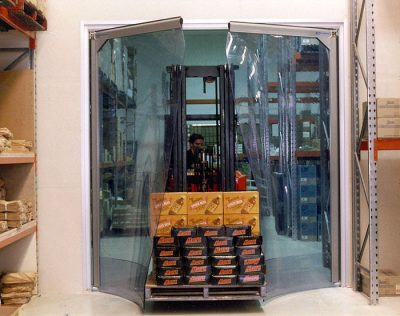 Pvc lengőajtó egyedi méretre