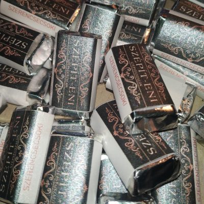 Egyedi logóval ellátott mini szerencsecsoki motivációs üzenetekkel - Lélekcsoki 20db