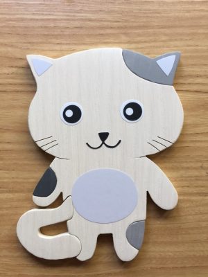 Cica fehér bútordísz