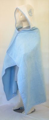 Kapucnis fürdőlepedő - Kék alap, fehér kapucnival, hajó hímzéssel