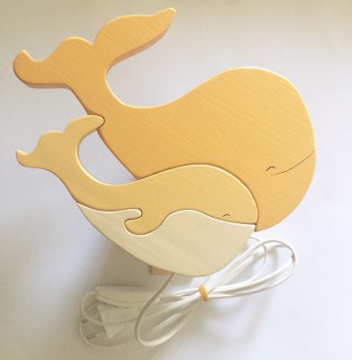 Bálna, sárga falilámpa - gyereklámpa fából