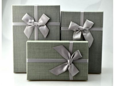 Diszdoboz szett 3 db-os ezüst színben szatén masnival