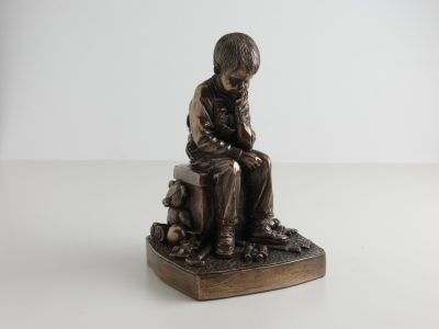 Gondolkodó kisfiú Szobor - WU68