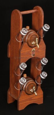 Pálinkás torony 2 kerámia hordóval 6 pohárral barna